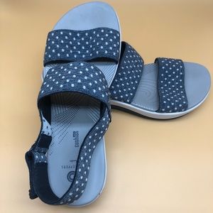 Cloud Steppers by Clark’s Polka Dot Elastic Sandals